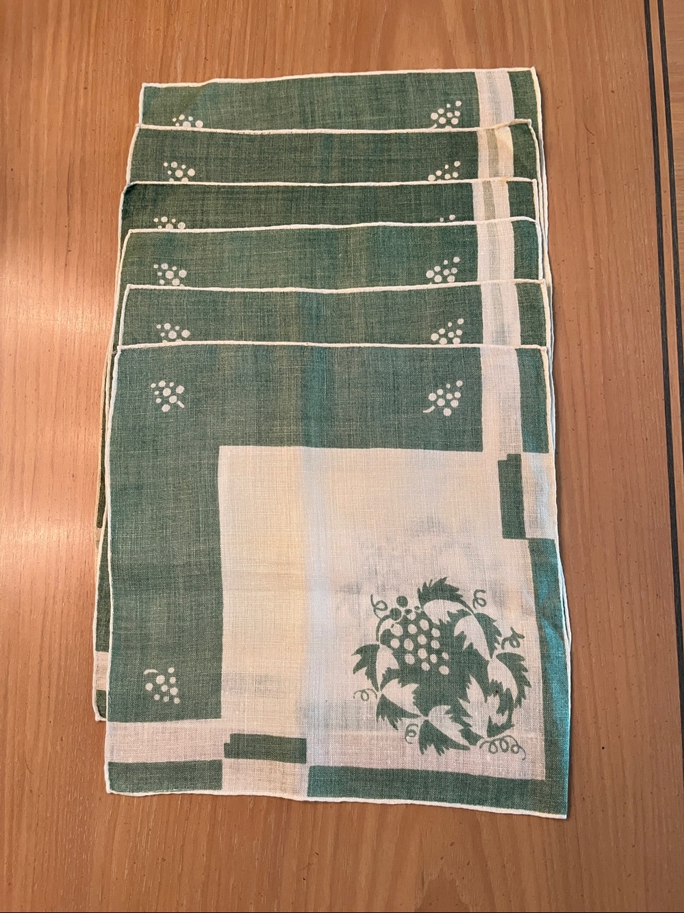 Vintage Green Grape 8”square Luncheon Napkins